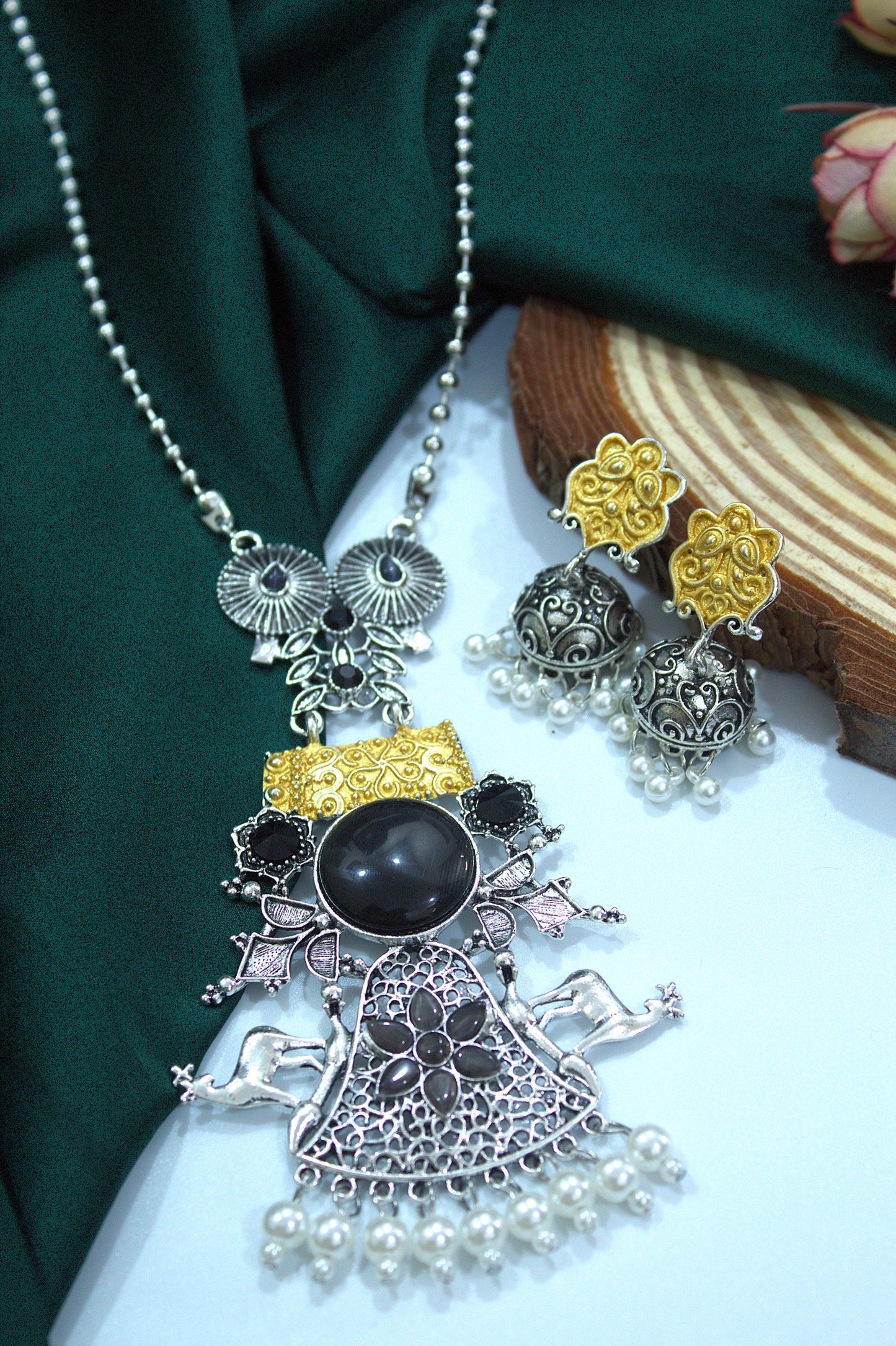 Winnie Necklace Set
