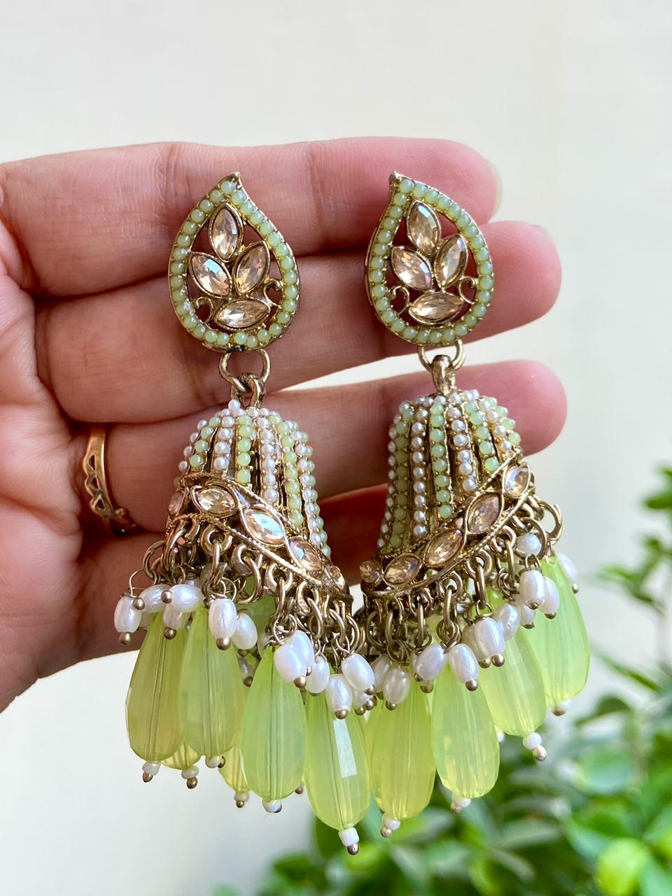 Saviksha Jhumka