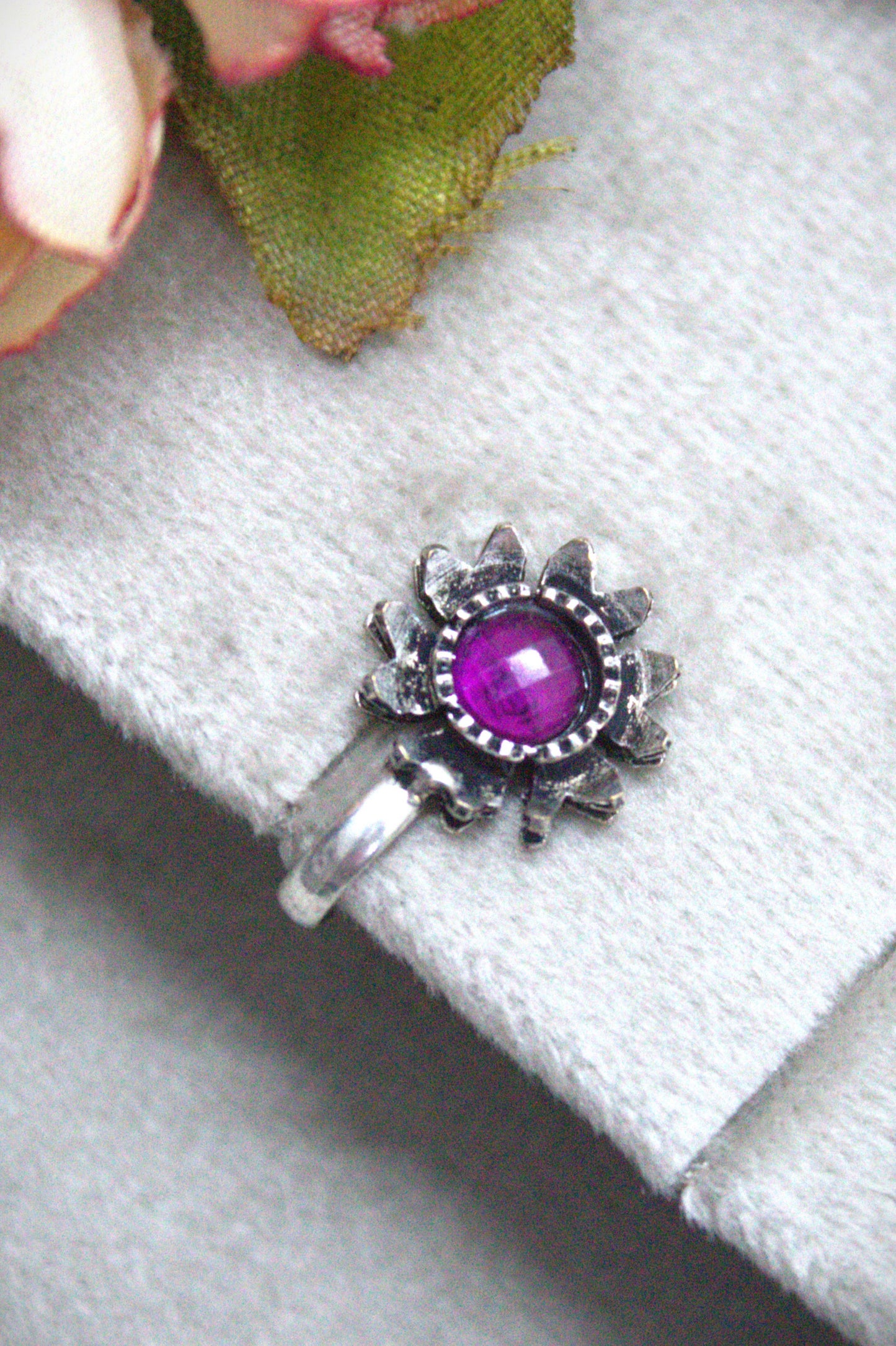 Nik nose pin