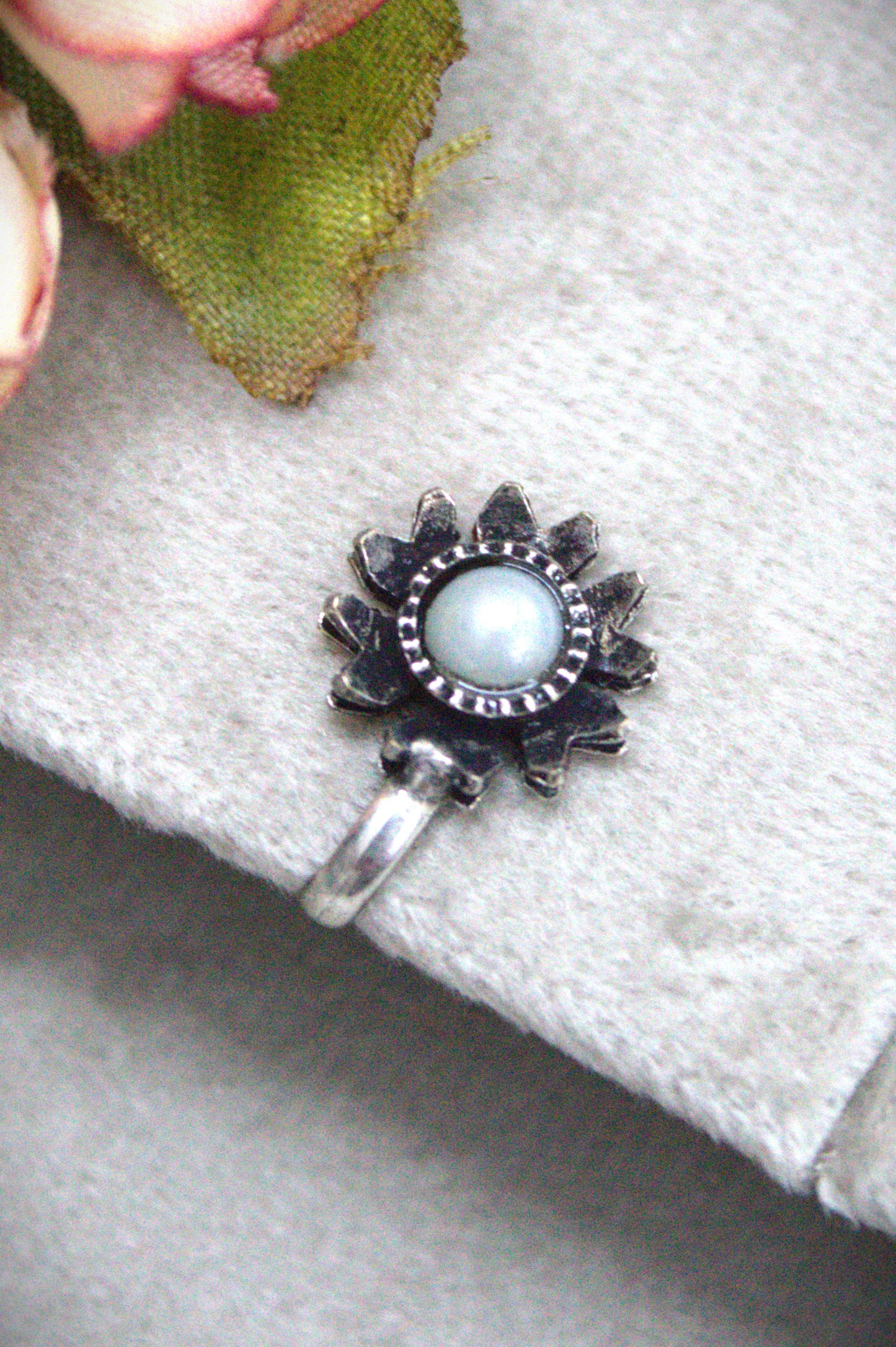 Nik nose pin