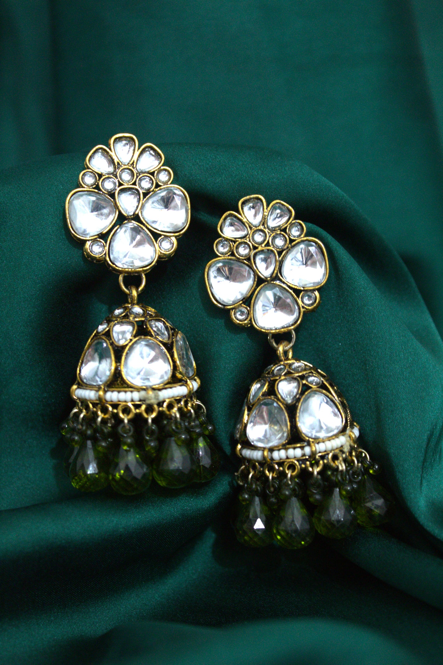 Yashika Jhumka