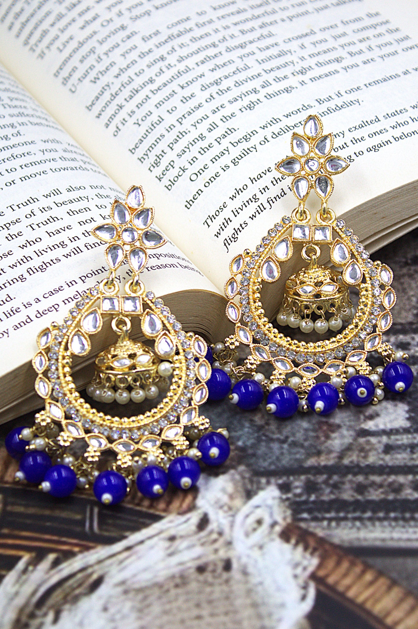 Neeva Earring