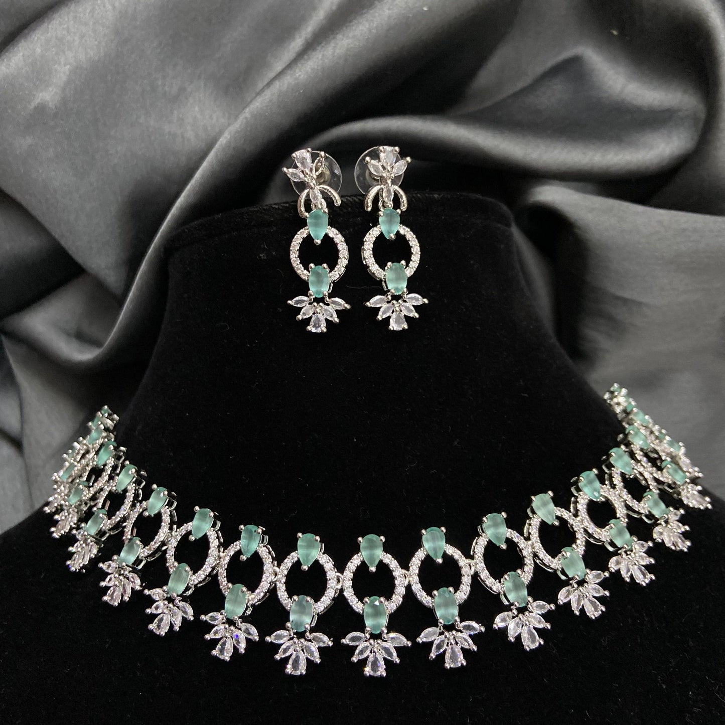 Arohi AD Choker Set
