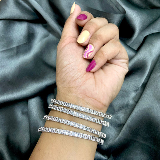 Yuviana AD Bangles