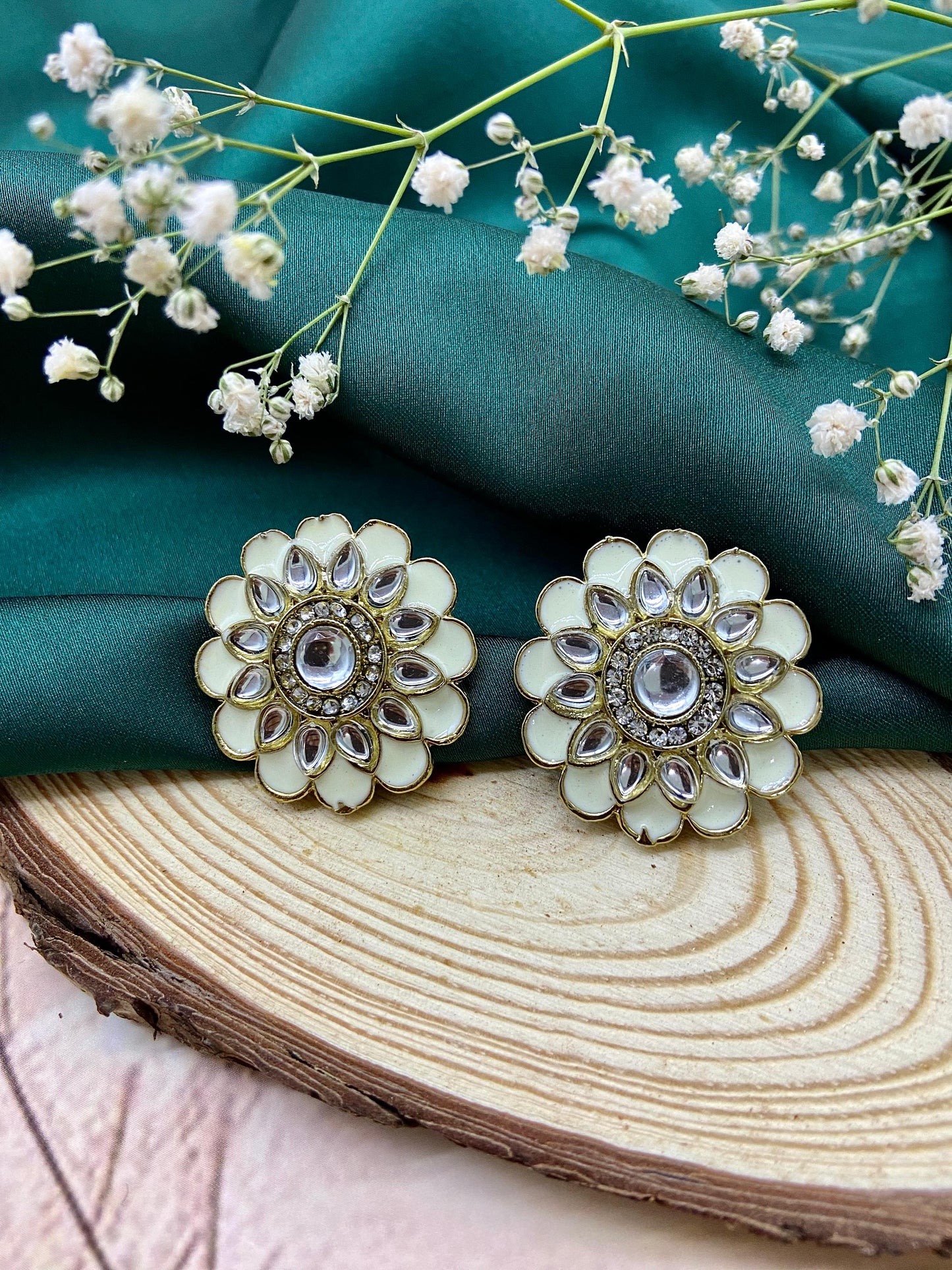 Evelyn Kundan Studs